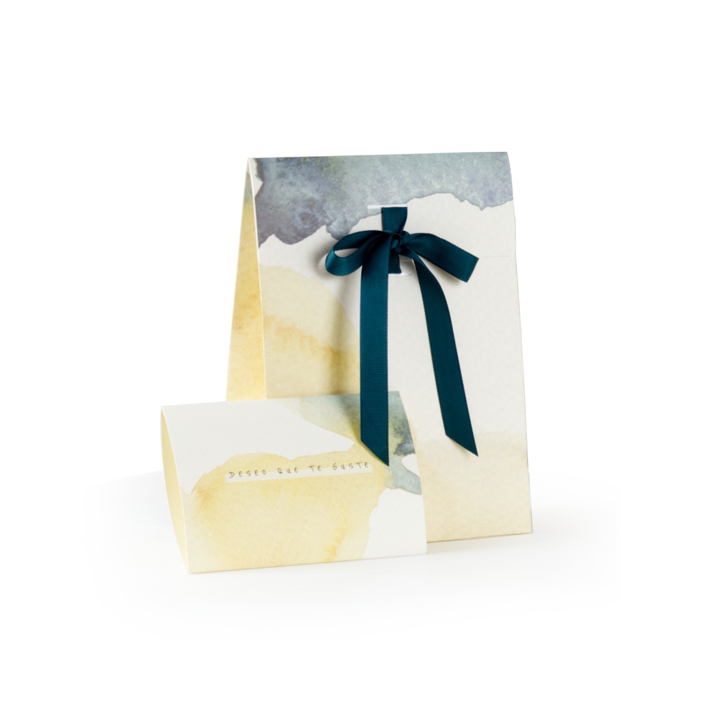 Set regalo con sobre papel de 150 x 210 x 80 mm y tarjeta
